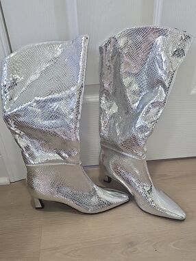 Never Worn Steve Madden Silver Metallic Snake-Effect Mid-Calf Heeled Boots